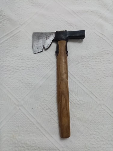 Sehr alte axt - axt, zimmermannsaxt