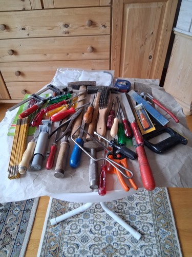 Altes werkzeug über teile - 40,