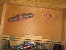 Altes Werkzeug in Original