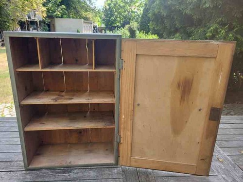 Alter werkzeugschrank 30er - alter, werkzeugschrank,